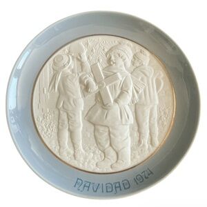 Lladro 1974 Feliz Navidad Christmas 8” Collectors Plate